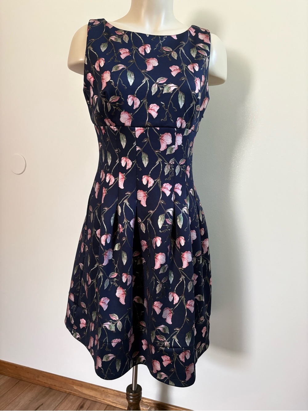 Enfocus Studio Navy & Pink Floral Sleeveless Pleated Fit & Flare Dress Size 8